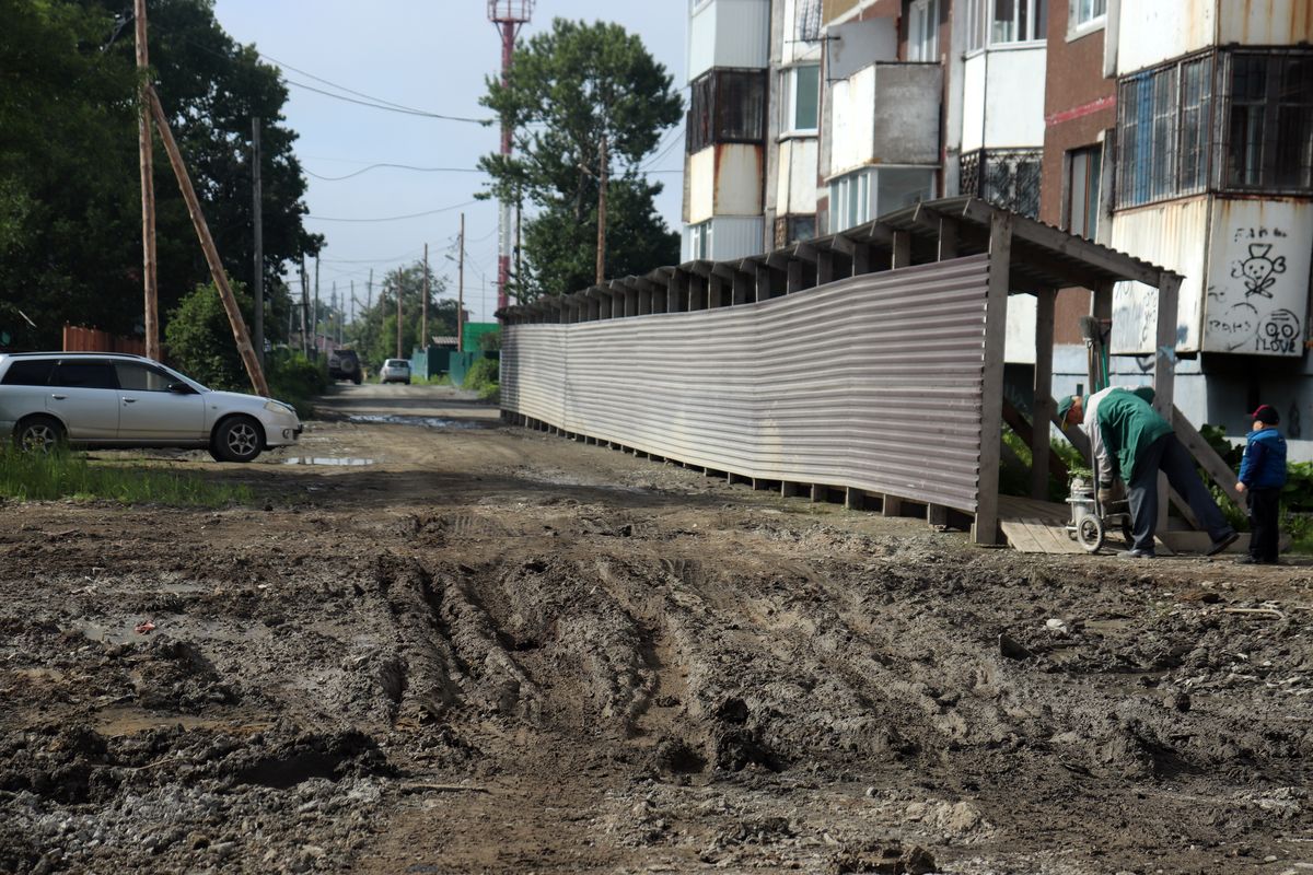 Южносахалинские школьники тренируются месить грязь к началу учебного года |  КПРФ Сахалин